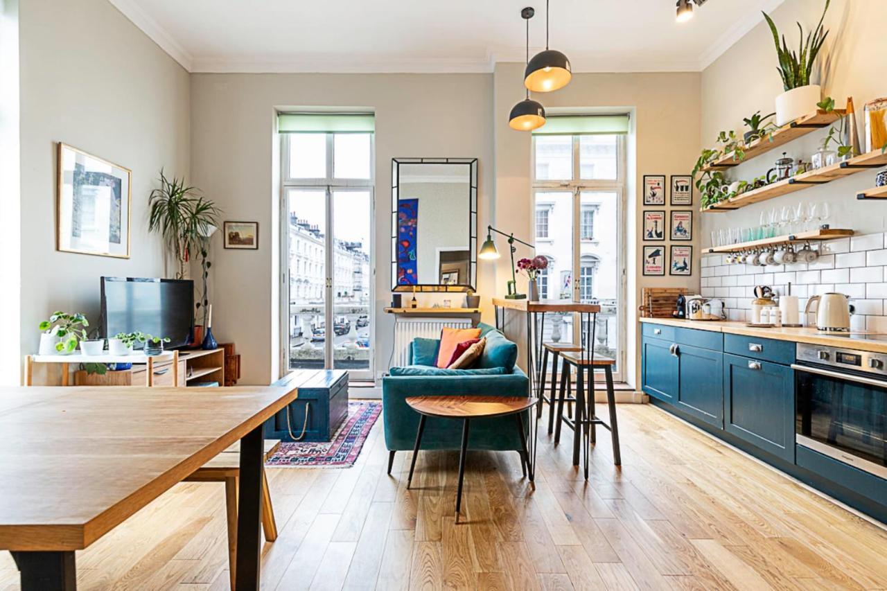 Beautiful Two Bedroom Abode Near Victoria 런던 외부 사진