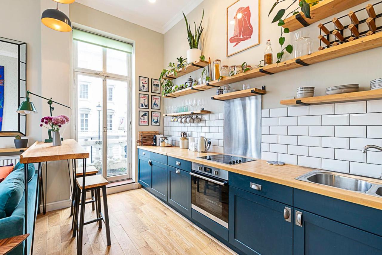 Beautiful Two Bedroom Abode Near Victoria 런던 외부 사진