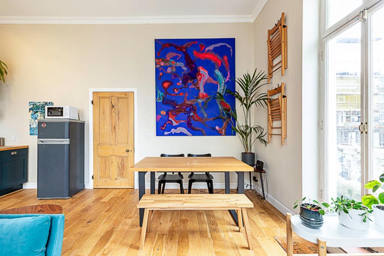 Beautiful Two Bedroom Abode Near Victoria 런던 외부 사진