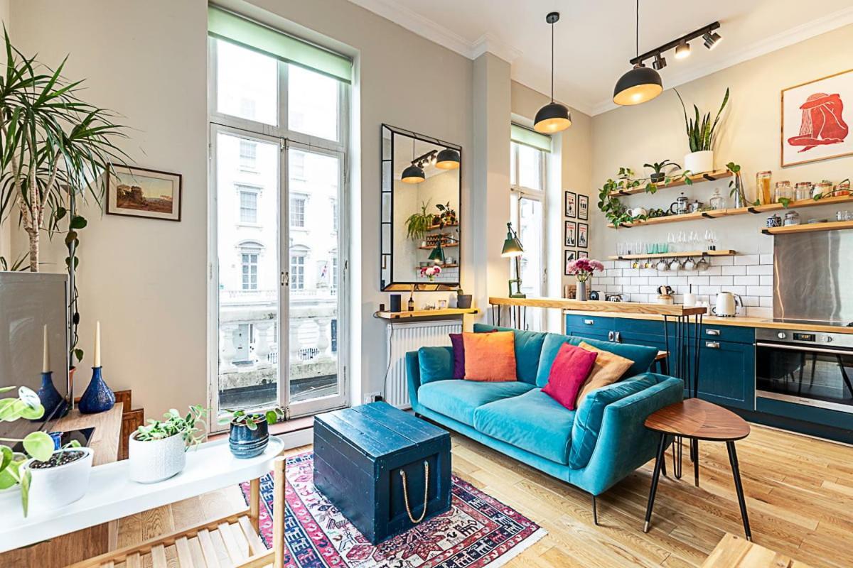 Beautiful Two Bedroom Abode Near Victoria 런던 외부 사진