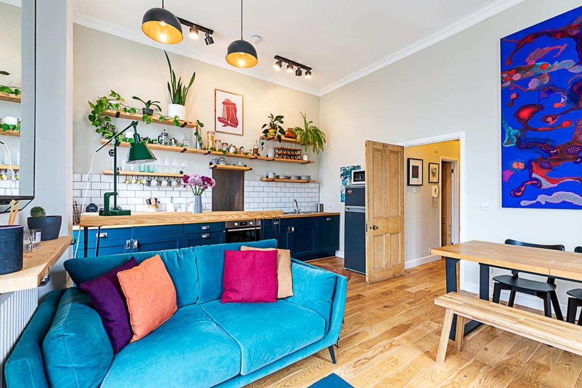 Beautiful Two Bedroom Abode Near Victoria 런던 외부 사진