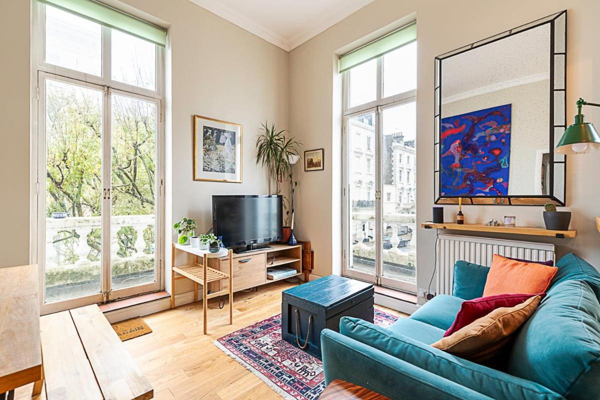 Beautiful Two Bedroom Abode Near Victoria 런던 외부 사진