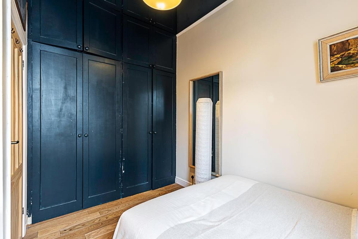 Beautiful Two Bedroom Abode Near Victoria 런던 외부 사진